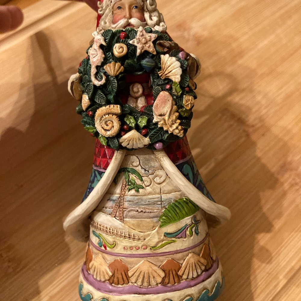 Jim Shore Coastal Santa Ornament Heartwood Creek Seashell Wreath - Picture 3 of 3